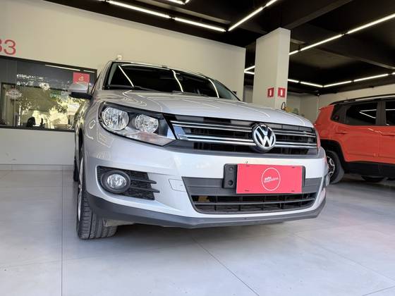 VOLKSWAGEN TIGUAN 1.4 TSI 16V TURBO GASOLINA 4P DSG VOLKSWAGEN TIGUAN 1.4 TSI 16V TURBO GASOLINA 4P DSG